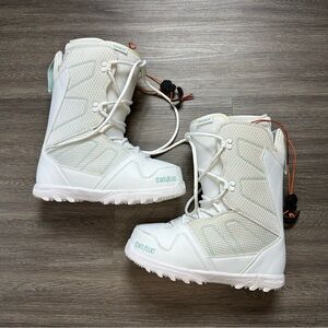 thirtytwo Women's White Snowboard Boots - Lightweight Winter Boot